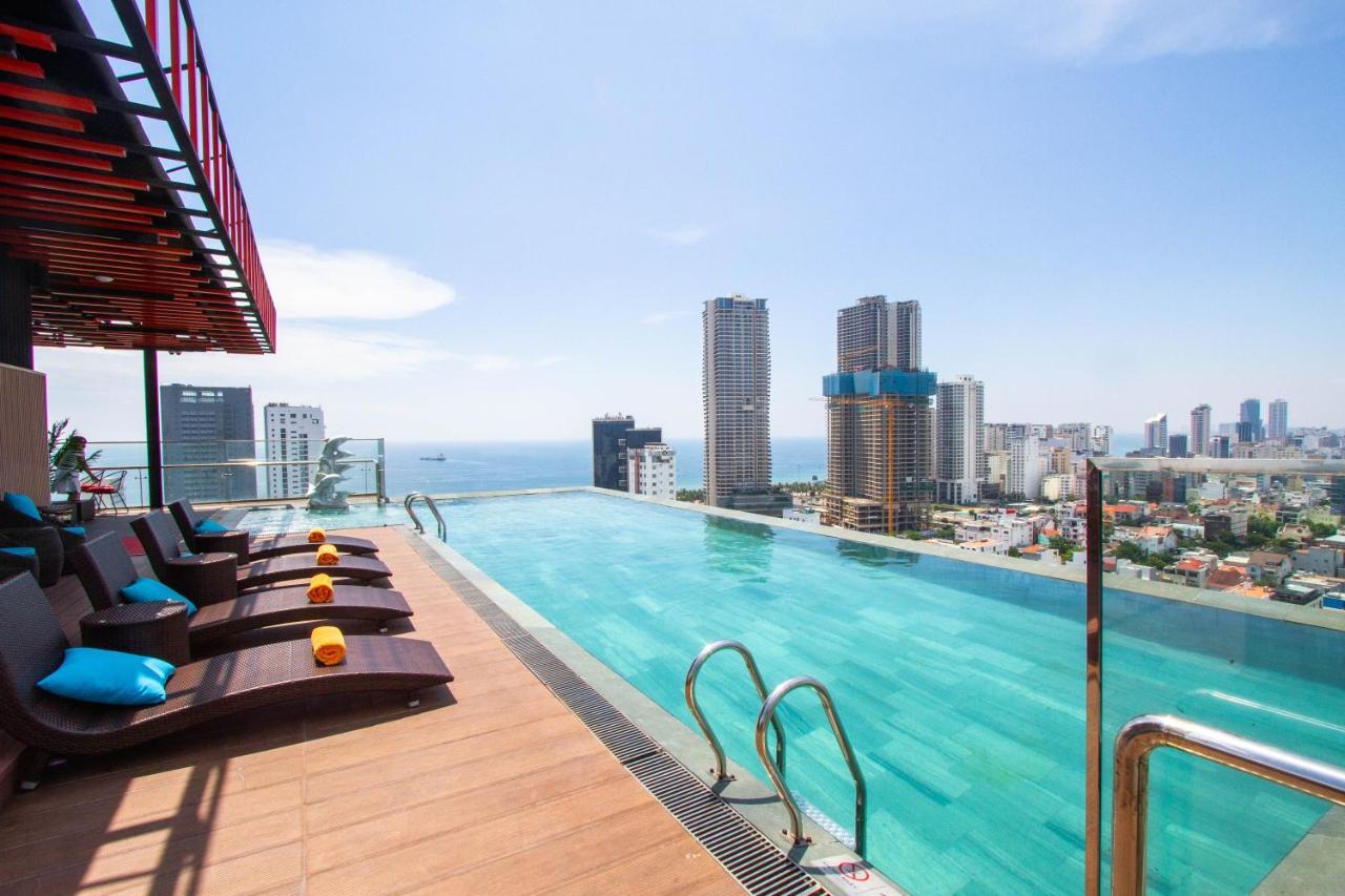Cordial Grand Hotel Da Nang Beach - Infinity Rooftop Pool Exterior foto
