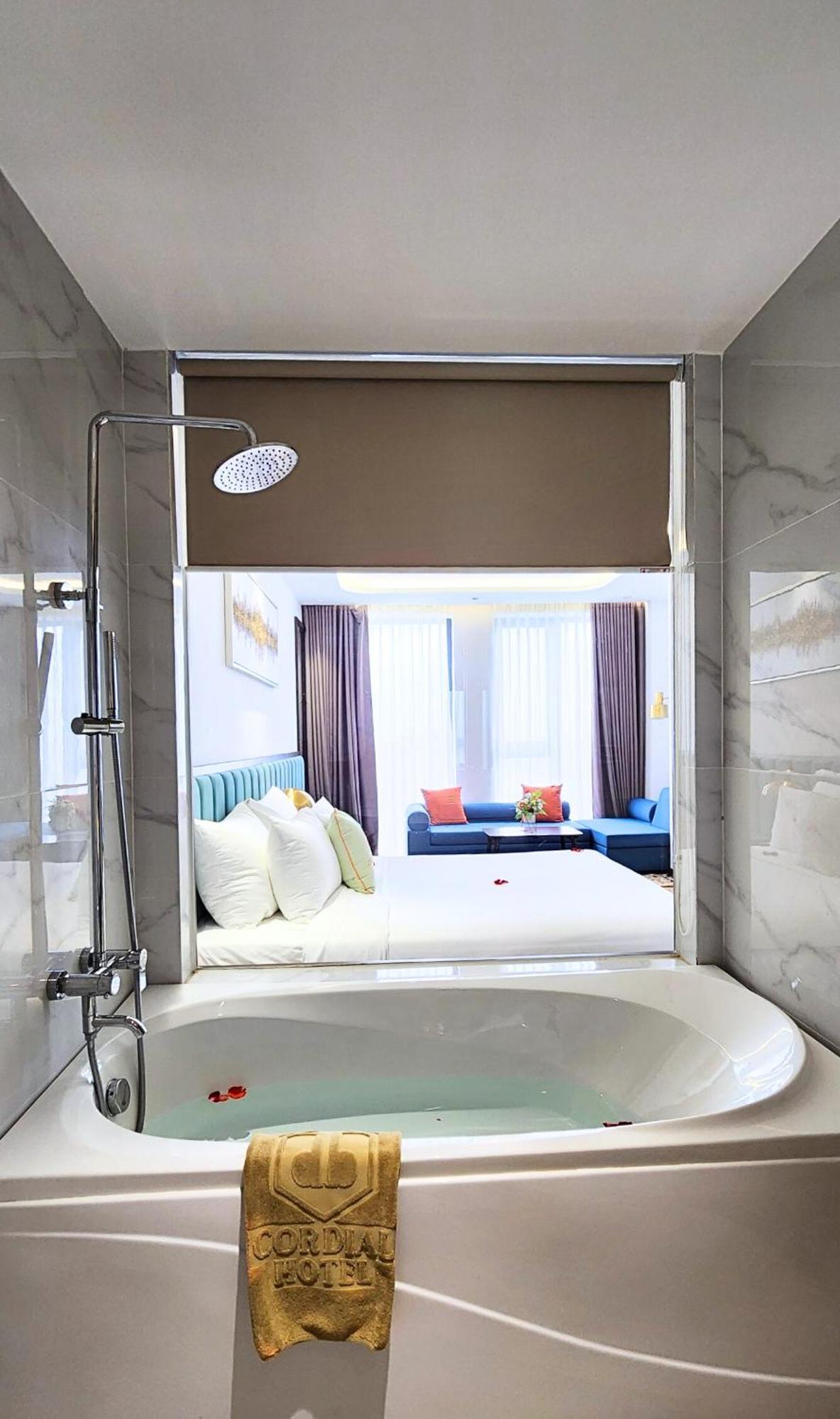 Cordial Grand Hotel Da Nang Beach - Infinity Rooftop Pool Exterior foto